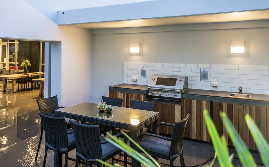 Synergy Broadbeach - Official Gold Coast Kültér fotó